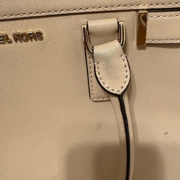 Michael Kors Dillon Saffiano leather satchel in a tan or blush pink color - Picture 4 of 11